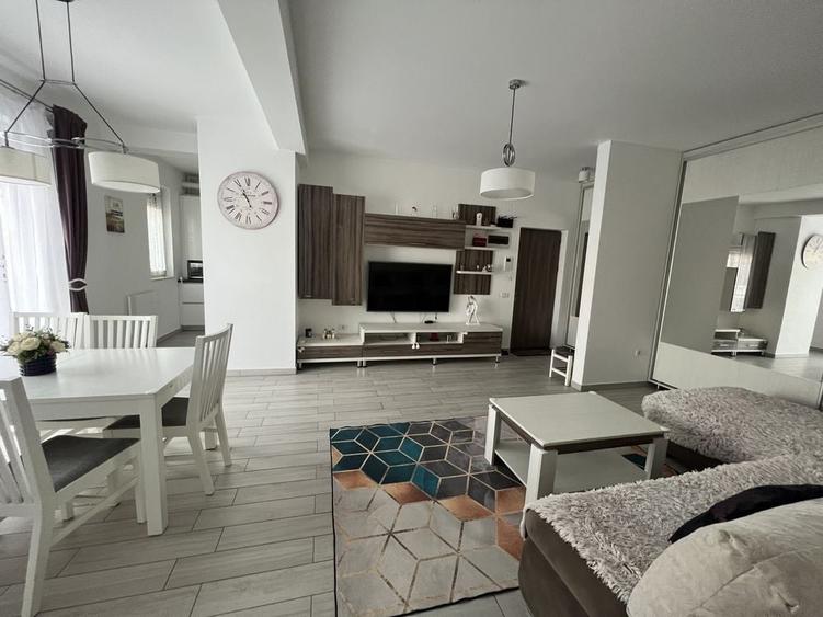 Apartament cu 3 camere decomandat în Dumbrăvița
