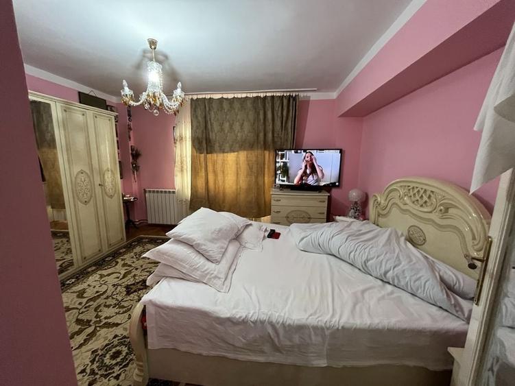 Apartament cu 3 camere decomandat în Vărsătura