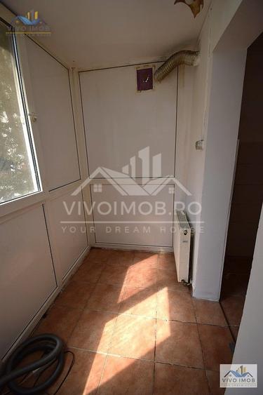 Apartament cu 3 camere semidecomandat în Titan
