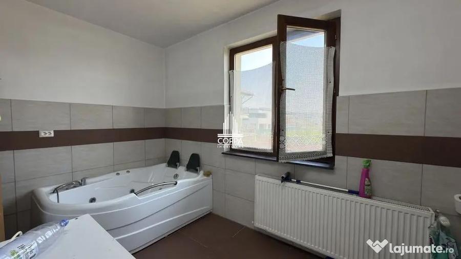 Casă cu 6 camere cu Teren 800 Mp în Central