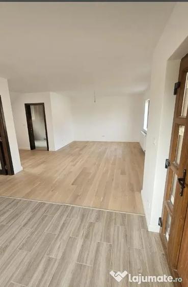 Casă cu 4 camere cu Teren 450 Mp în Burdujeni