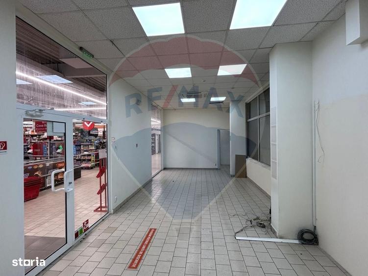 Spațiu comercial, de 58 mp, în Posta