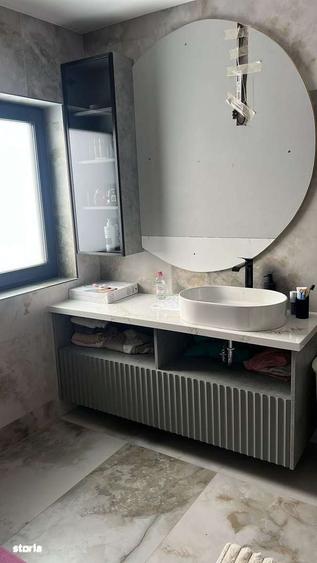 Casă cu 4 camere în Central