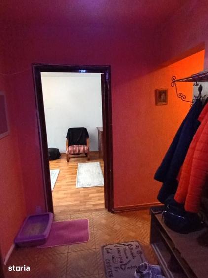 Apartament cu 3 camere decomandat în Drumul Taberei
