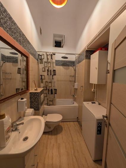Apartament cu 3 camere decomandat în Bd. Independenței