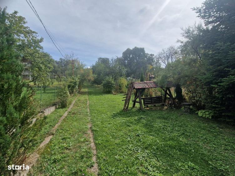 Casă cu 4 camere în Comarnic
