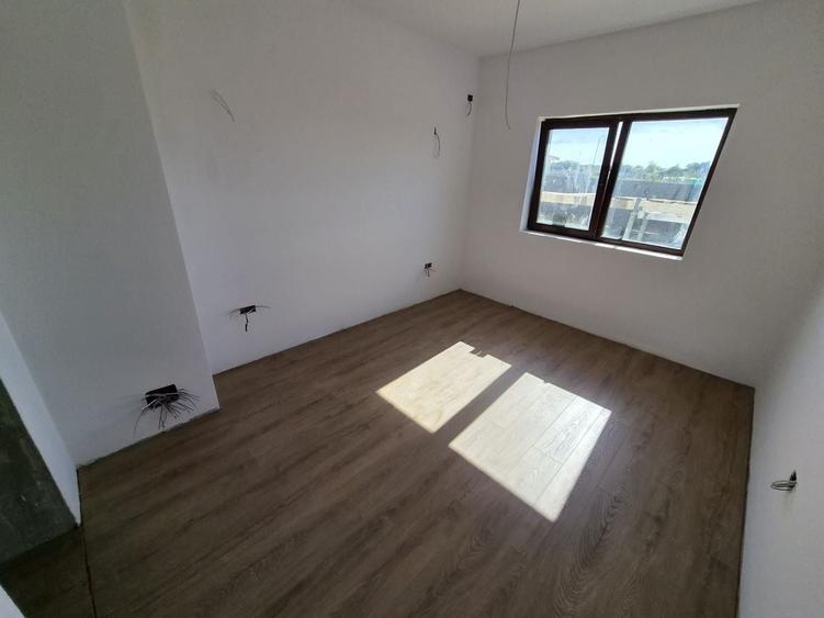 Duplex cu 4 camere cu Canalizare în Urseni