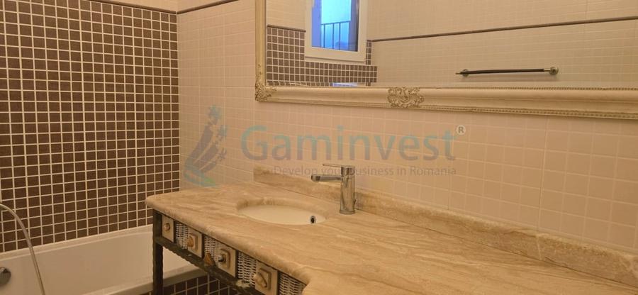Apartament cu 4 camere decomandat în Ultracentral