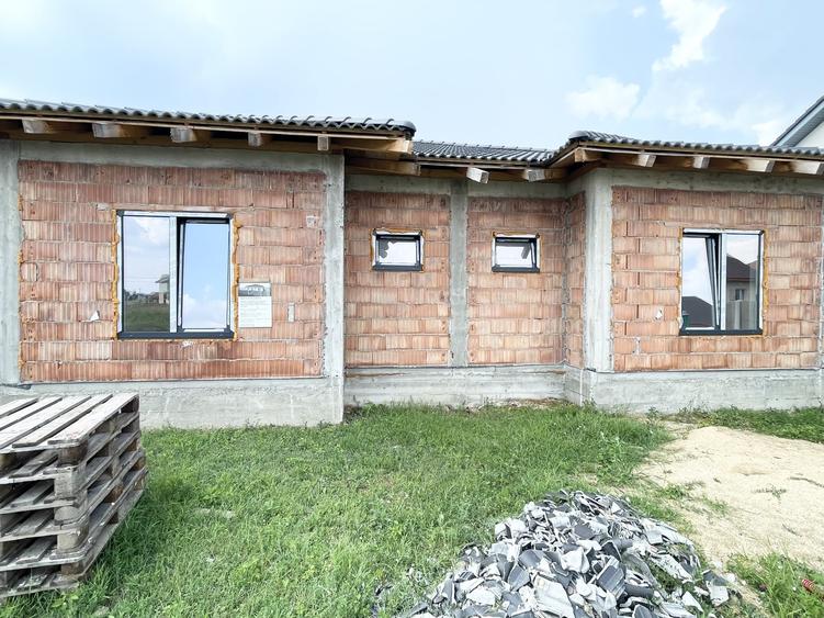 Duplex cu 3 camere cu Canalizare în Moșnița Veche