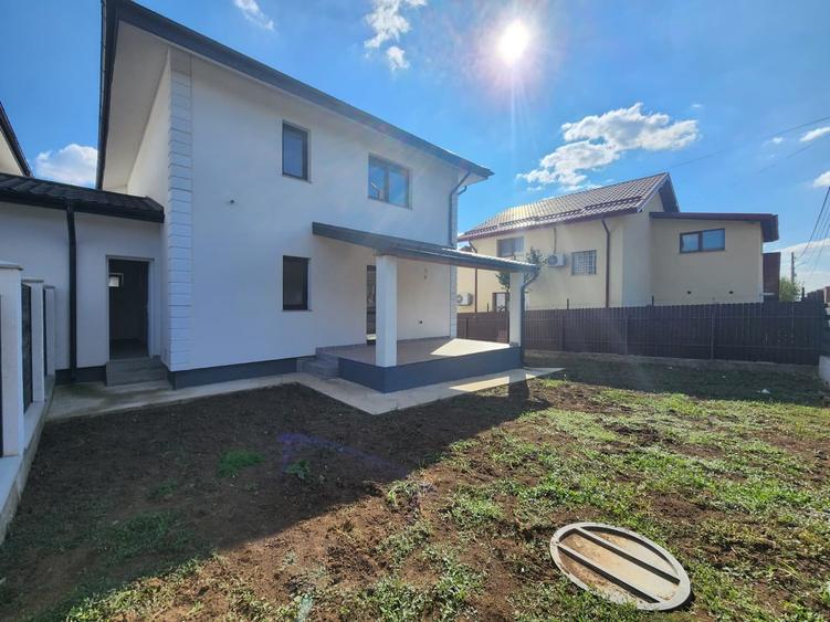 Casă individuală cu 4 camere cu Canalizare în Valea Adâncă