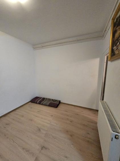 Garsonieră decomandată în Rahova