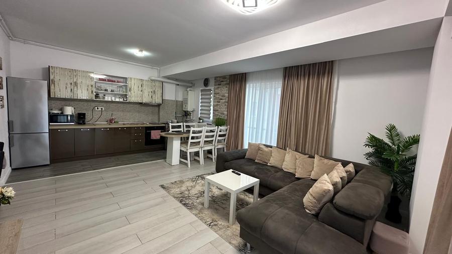 Apartament cu 2 camere decomandat, mobilat în Est