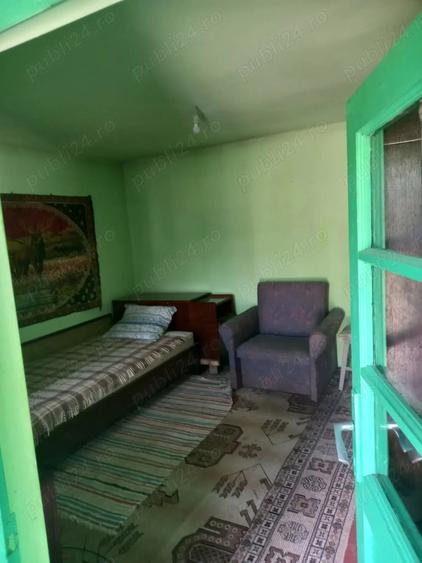 Casă cu 5 camere cu Teren 1600 Mp în Doicești
