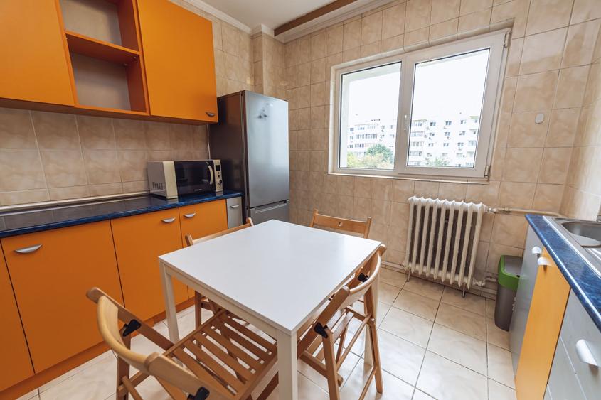 Apartament cu 2 camere semidecomandat, mobilat în Moșilor