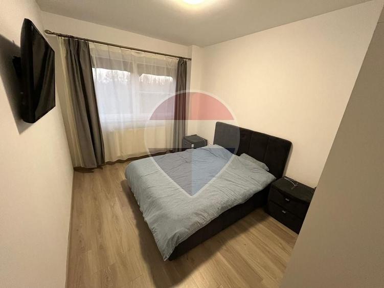 Apartament cu 3 camere decomandat, mobilat în Central