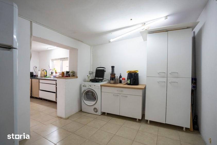 Casă cu 5 camere cu Teren 181 Mp în Rogerius