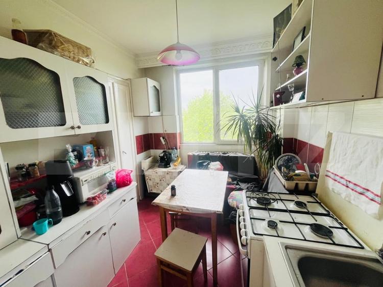 Apartament cu 3 camere, decomandat, zona -  Bulevardul Dacia - 3