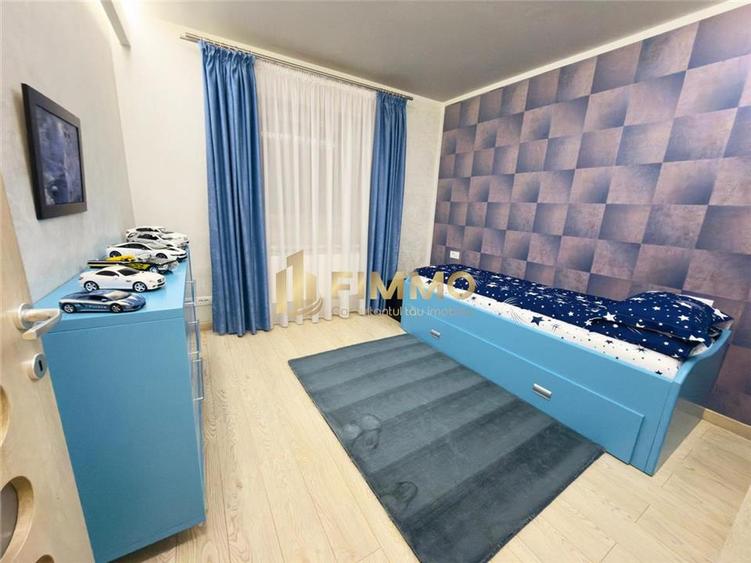 Apartament cu 5 camere semidecomandat în George Enescu