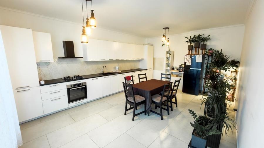 Duplex cu 4 camere cu Teren 300 Mp în Nord