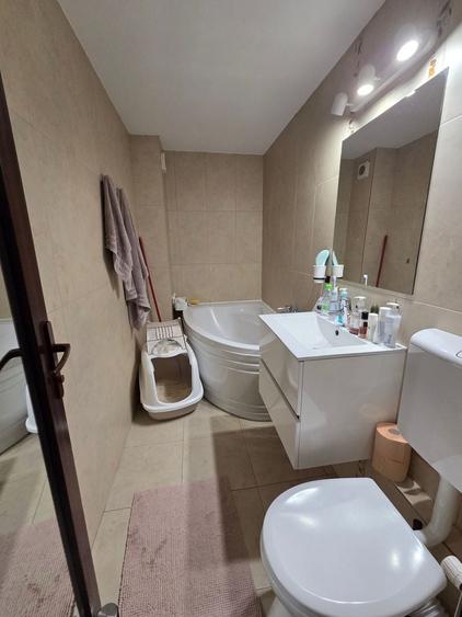 Apartament cu 3 camere decomandat, mobilat în Brâncoveanu