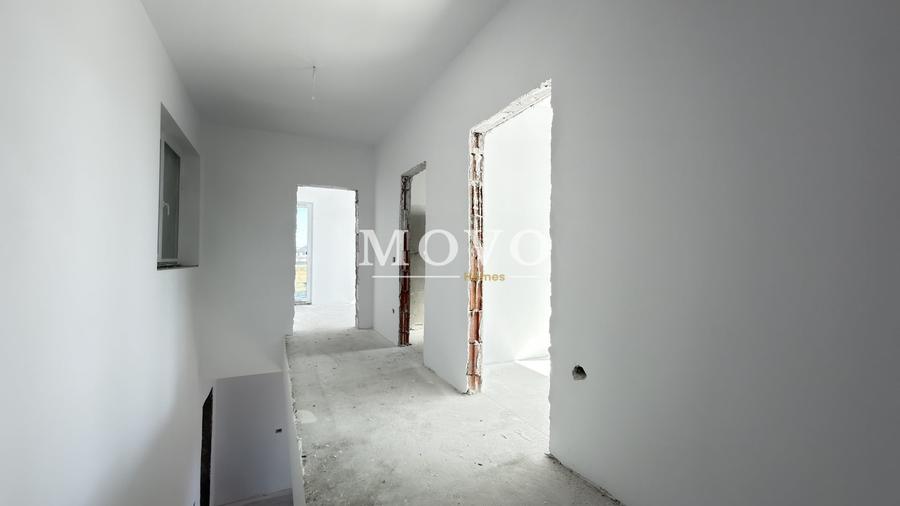 Duplex cu 4 camere cu Canalizare în Moșnița Nouă