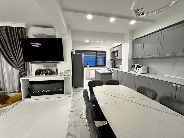 Apartament cu 2 camere decomandat, mobilat în Central