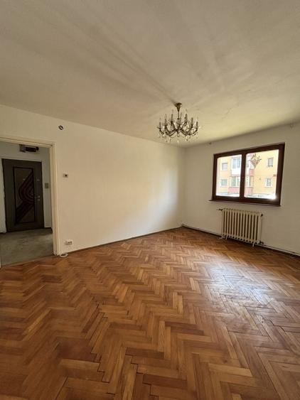 Apartament cu 3 camere semidecomandat în Hipodrom 2