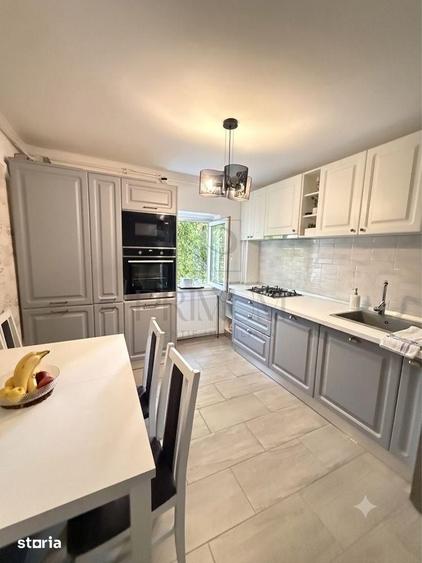 Apartament cu 4 camere decomandat în Est