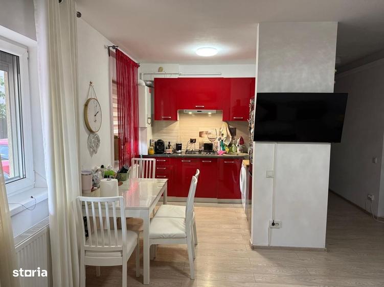 Apartament cu 3 camere decomandat, mobilat în Central