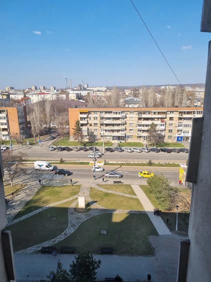 Apartament cu 2 camere semidecomandat în Calea București