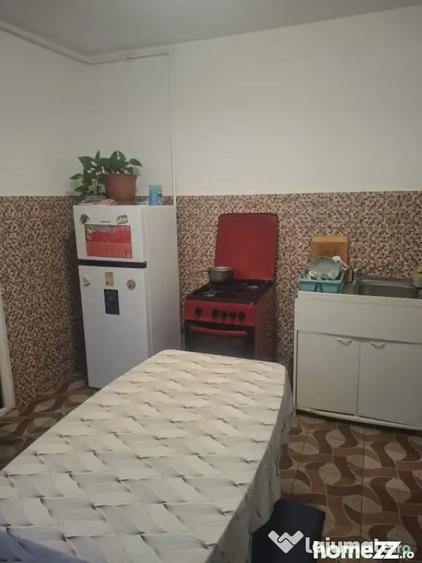 Casă cu 7 camere cu Teren 271 Mp în Central