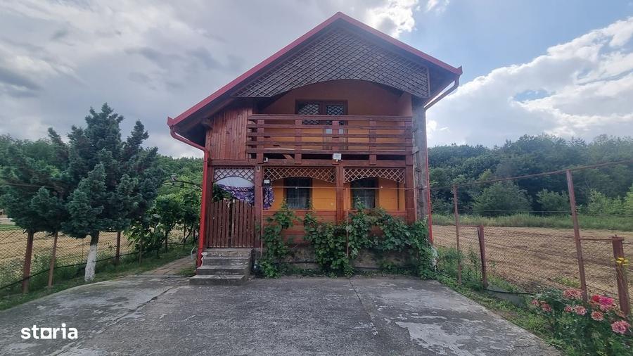 Casă cu 4 camere în Hidiș