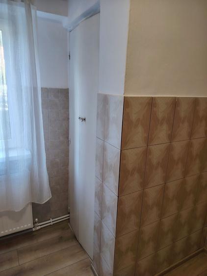 Apartament cu 3 camere decomandat în Nicolae Bălcescu