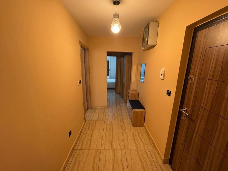 Apartament cu 3 camere decomandat, mobilat în Banca Națională