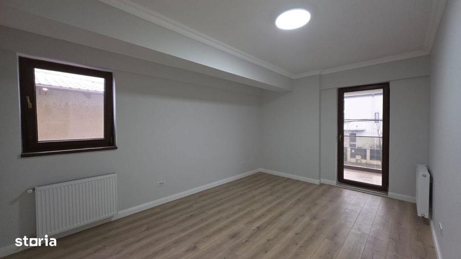 Apartament cu 3 camere semidecomandat în Dămăroaia