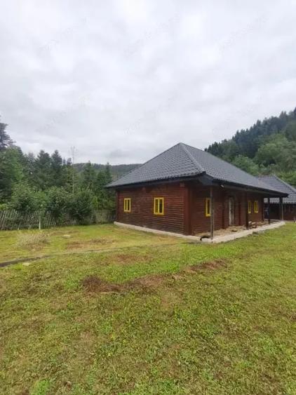 Casă cu 5 camere cu Teren 1250 Mp în Marginea