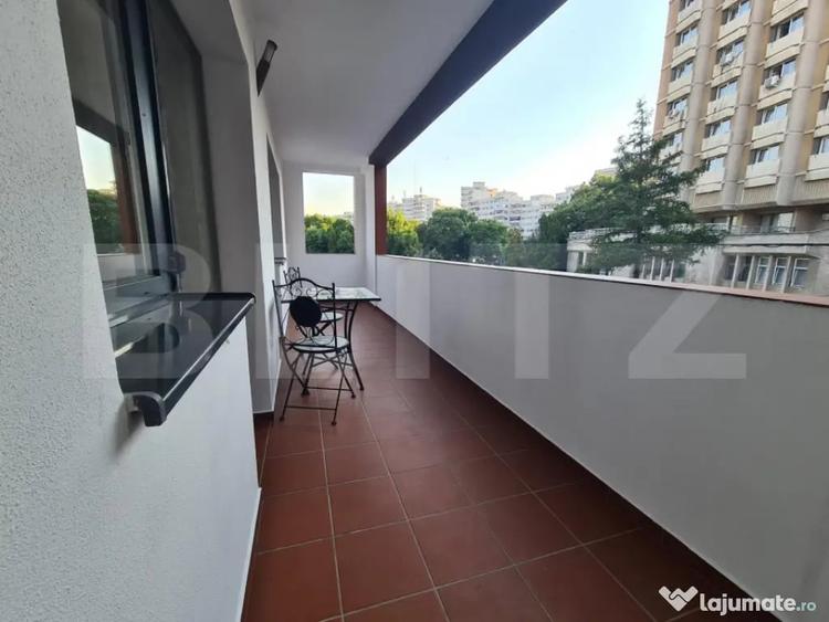 Apartament cu 3 camere decomandat în Cetate