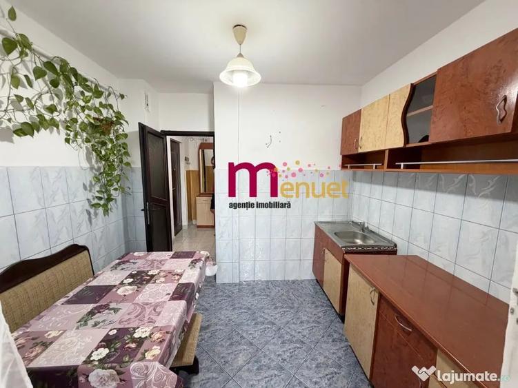 Apartament cu 3 camere decomandat în E3