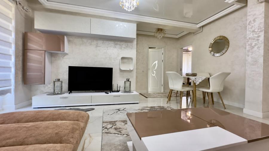 Apartament cu 3 camere decomandat, mobilat în Central