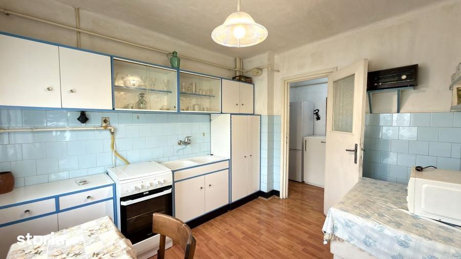 Apartament cu 3 camere semidecomandat în Central