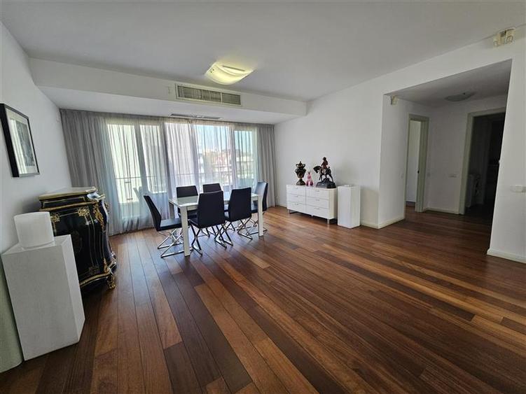 Apartament cu 3 camere semidecomandat, mobilat în Kiseleff