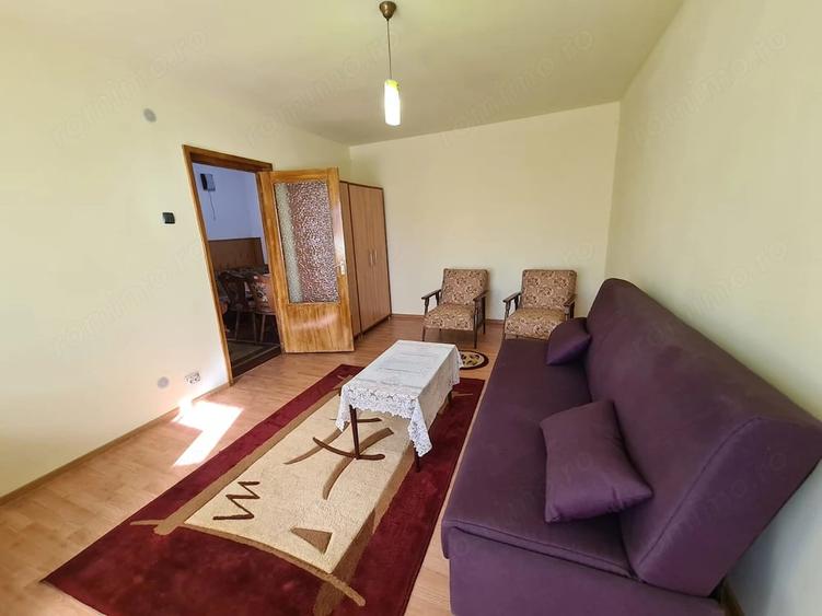 Apartament cu 2 camere decomandat în Piața Centrală