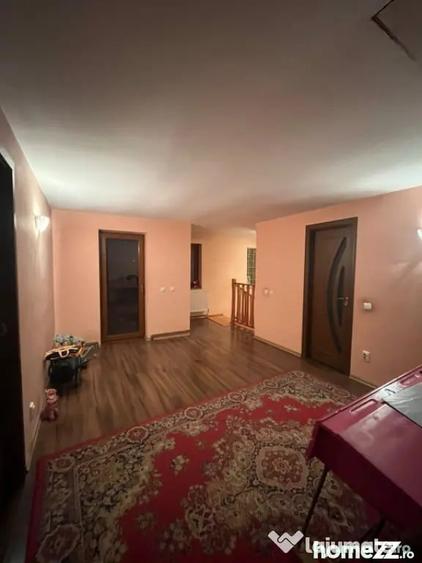 Casă cu 5 camere cu Teren 581 Mp în Central