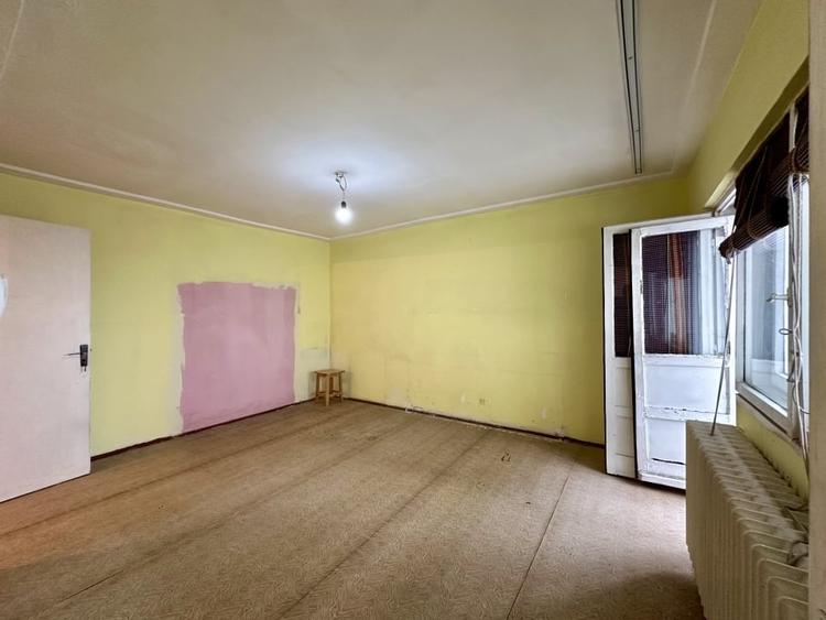 Garsonieră decomandată în Gorjului