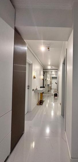 Apartament cu 3 camere, mobilat în Iancu Nicolae