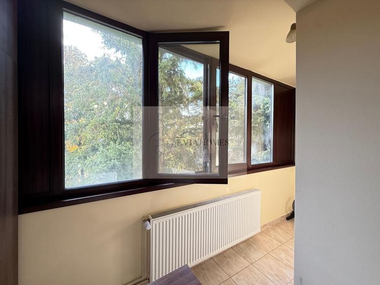 Apartament cu 3 camere semidecomandat, mobilat în Gheorgheni