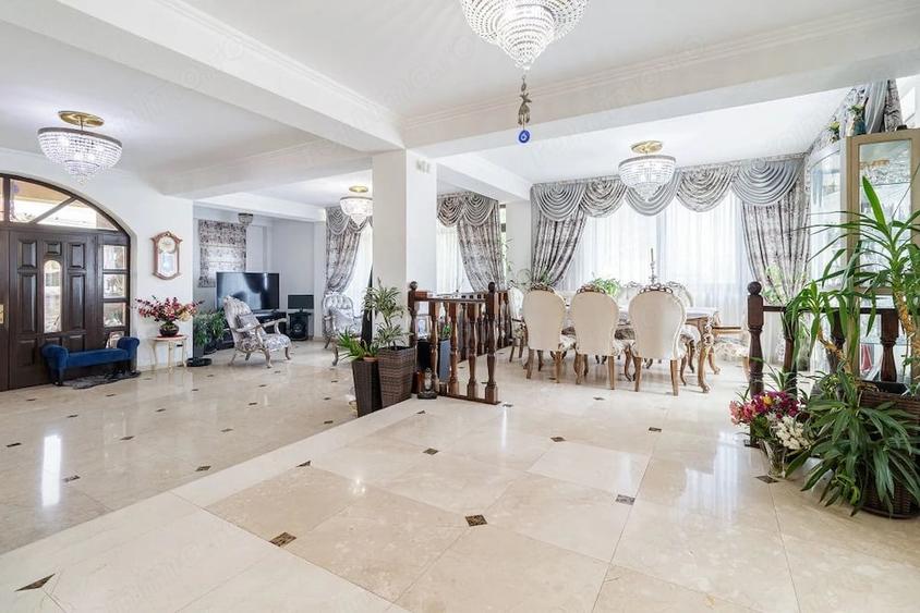 Casă cu 7 camere cu Teren 300 Mp în Colentina