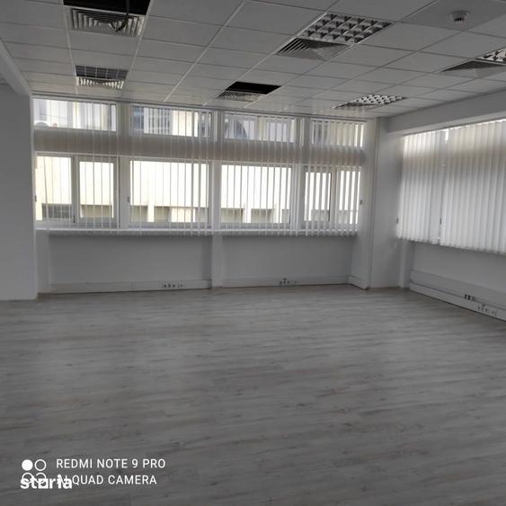 Spațiu comercial, de 100 mp, în Podu Roș