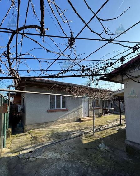 De Vânzare - Casă, Strada Griviței - 35