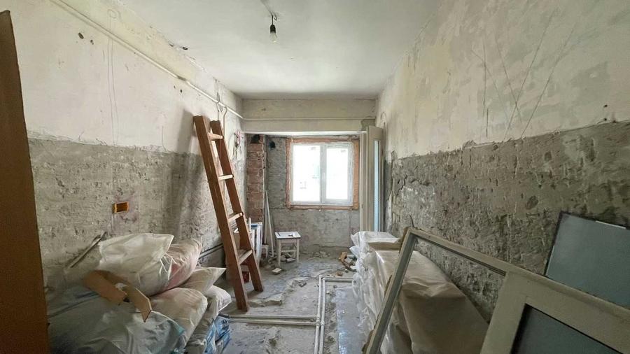 Apartament cu 4 camere decomandat în Central